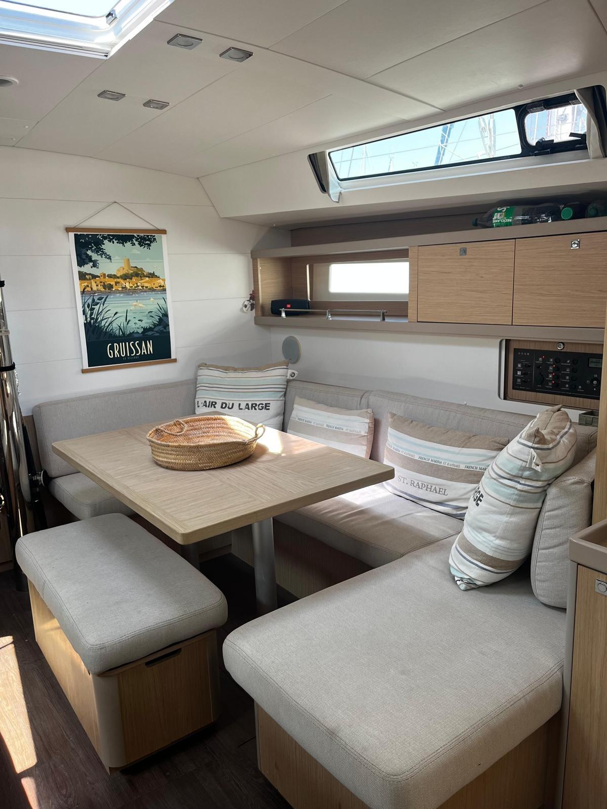 slider 4 Beneteau Oceanis 45